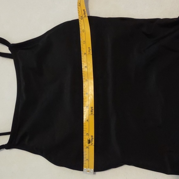 New Classic Style One Piece Size S - Picture 3 of 11